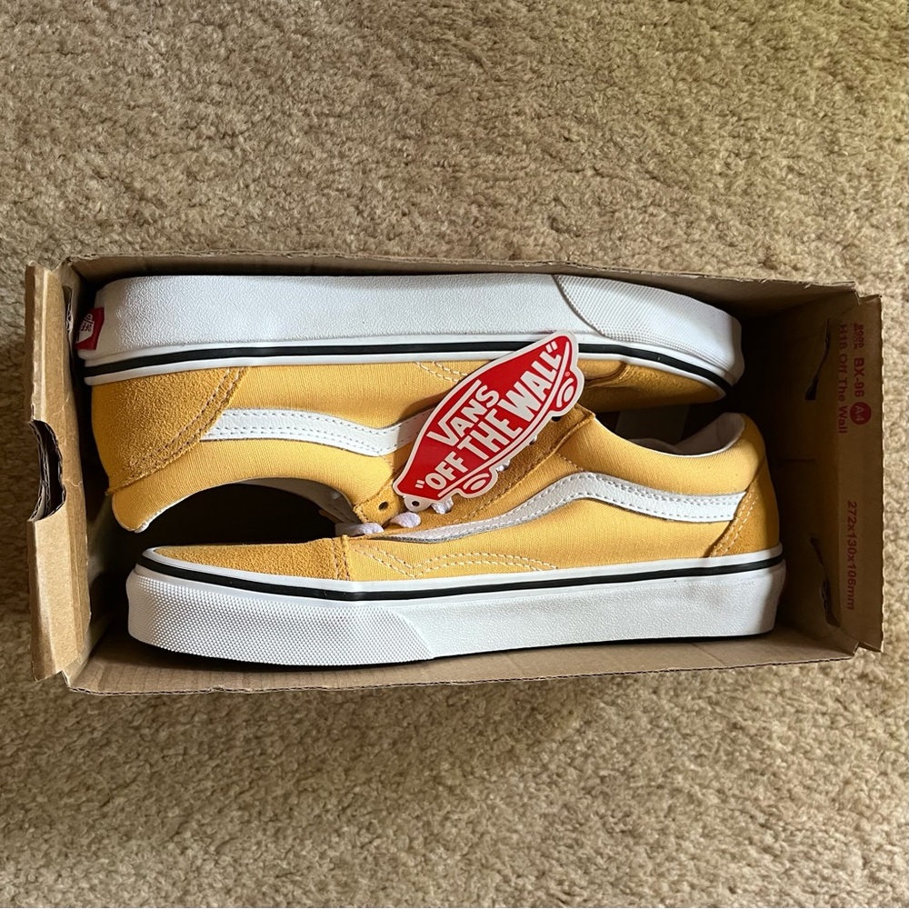 Vans Old Skool Sneakers Flax/True White Women’s 6.5 NWT and Box